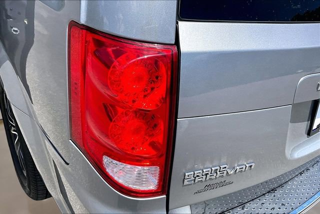 Used 2017 Dodge Grand Caravan GT FWD image 22