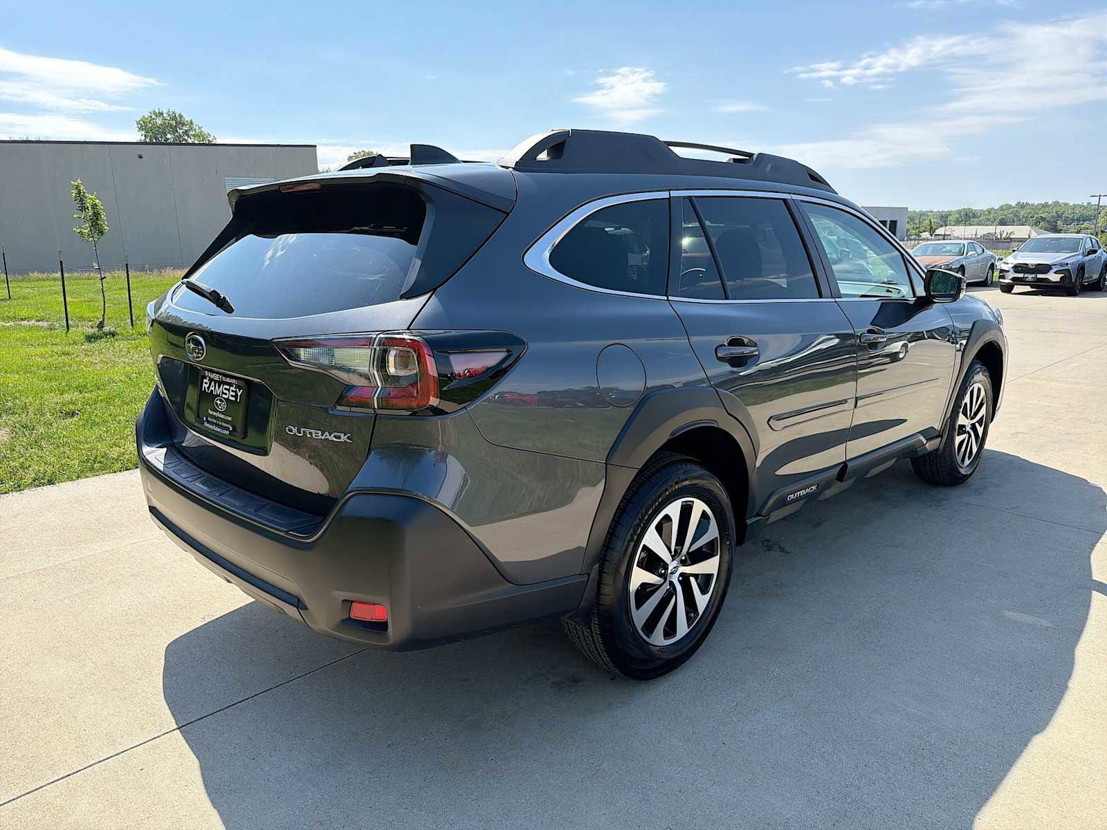 Certified 2025 Subaru Outback Premium AWD/4WD image 6