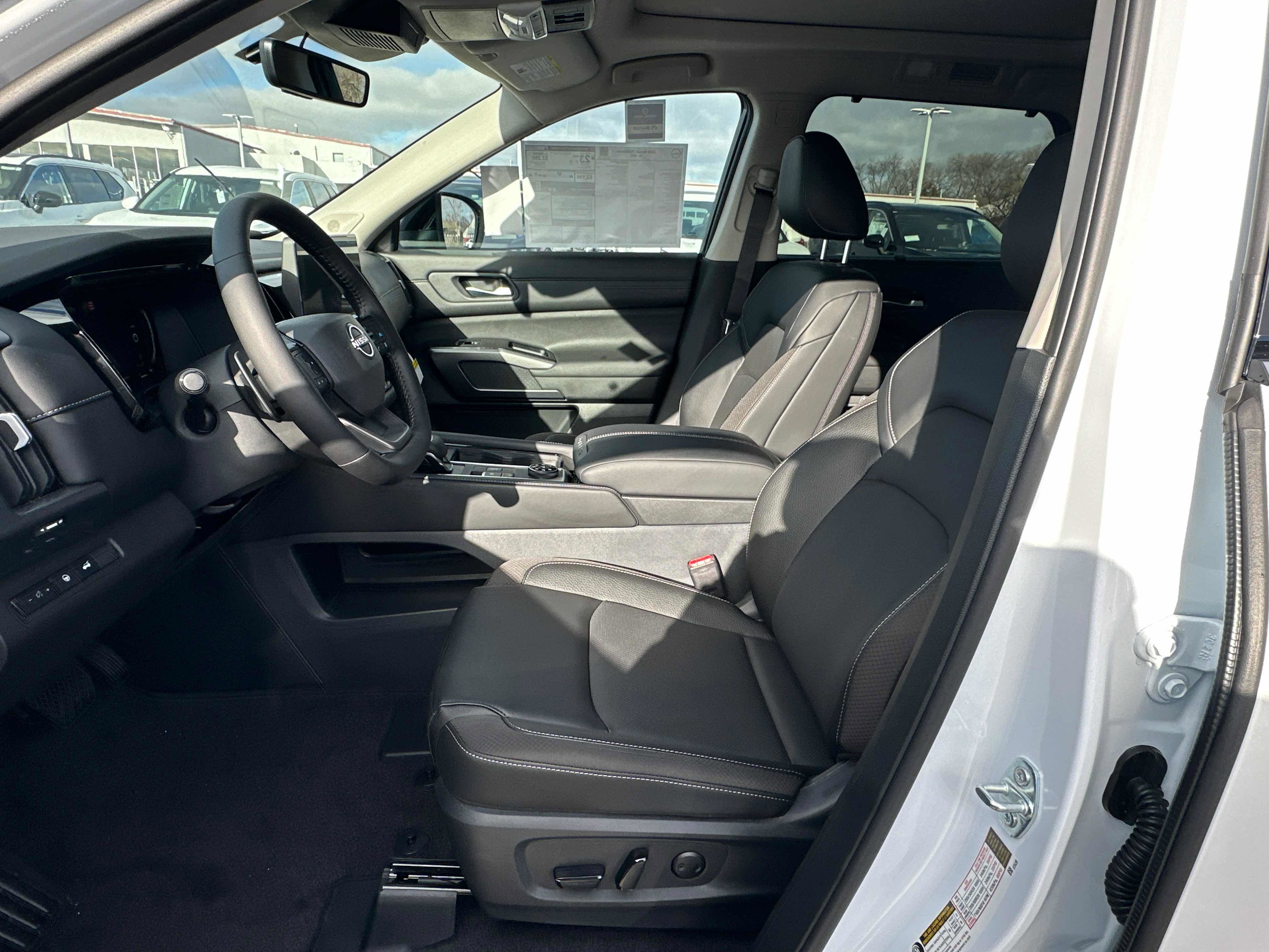 New 2026 Nissan Pathfinder SL w/ SL Premium Package (P04) AWD/4WD image 23