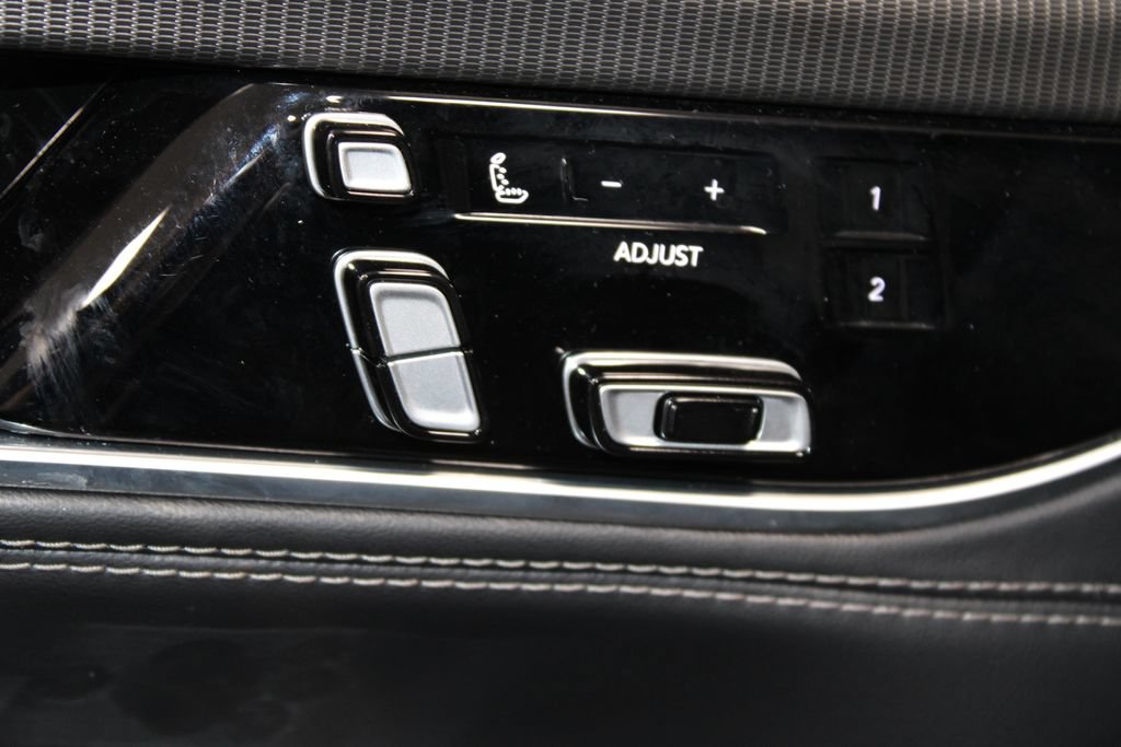 Used 2025 Jeep Grand Wagoneer Series II Obsidian w/ Quick Order Packagew 28T AWD/4WD image 18