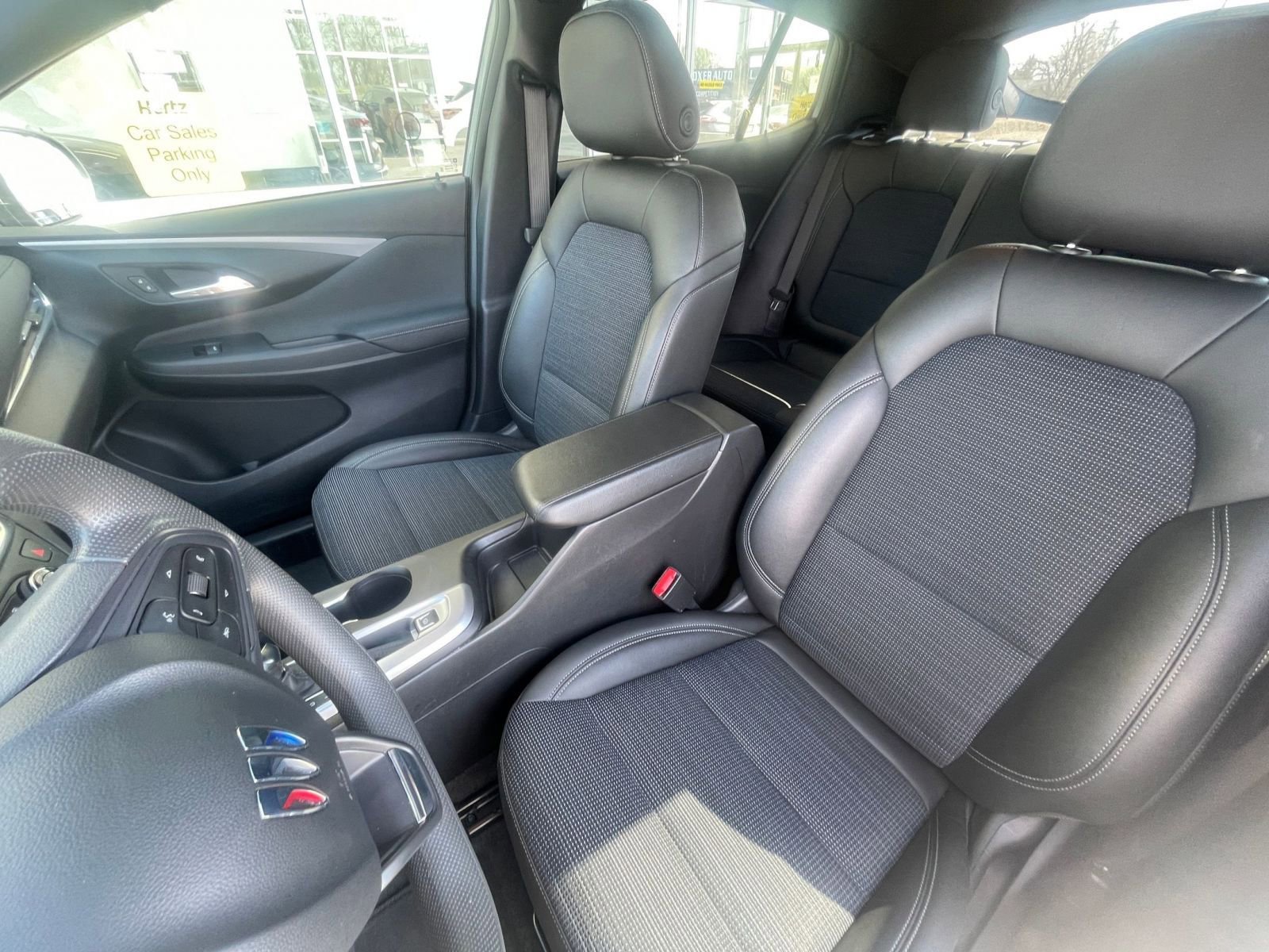 Used 2025 Buick Envista Preferred image 35