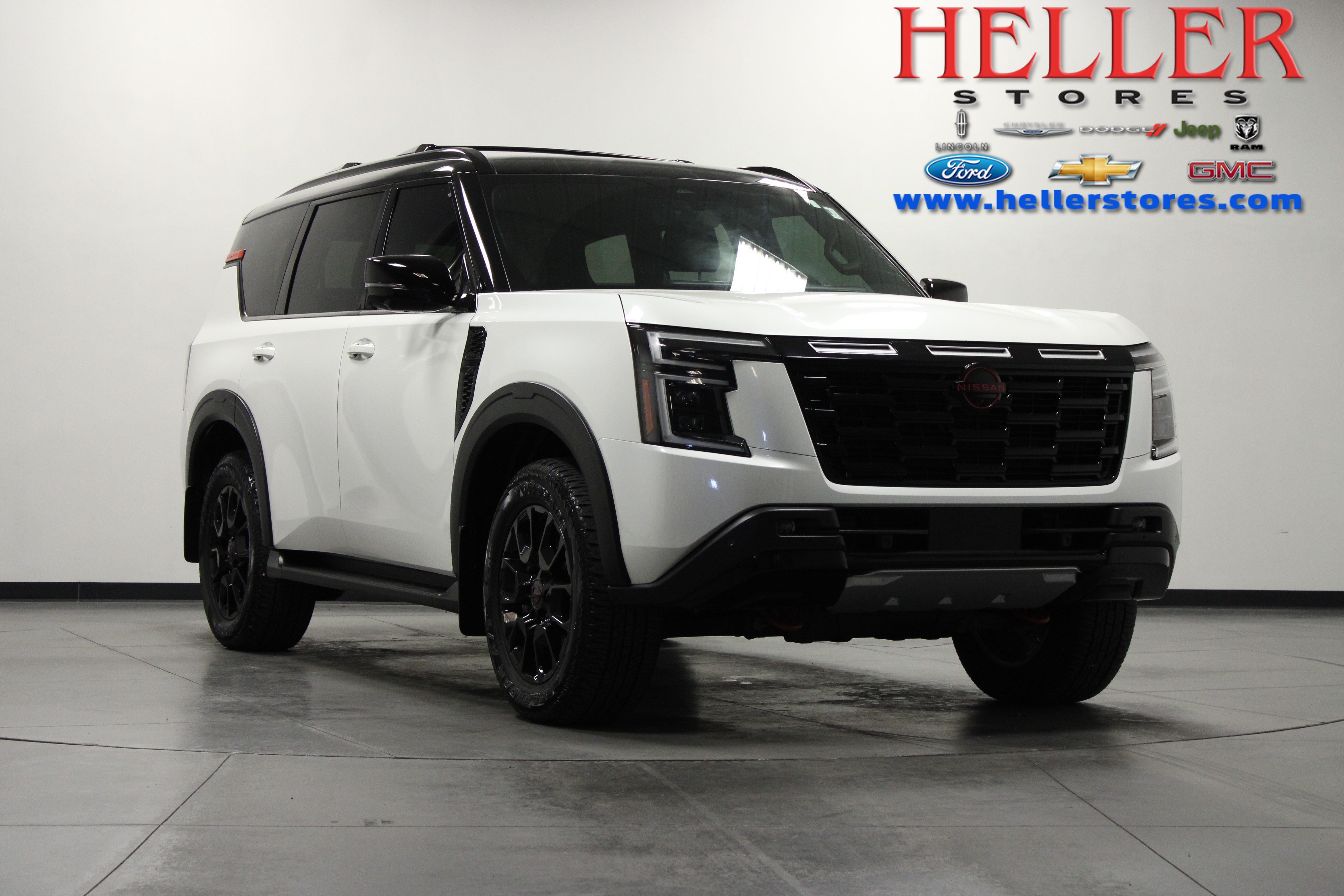 Used 2025 Nissan Armada PRO-4X AWD/4WD image 1