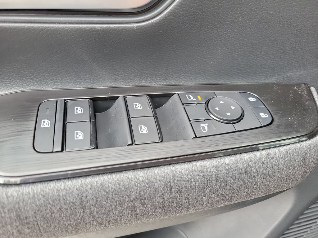 New 2026 Nissan Kicks SV FWD image 22