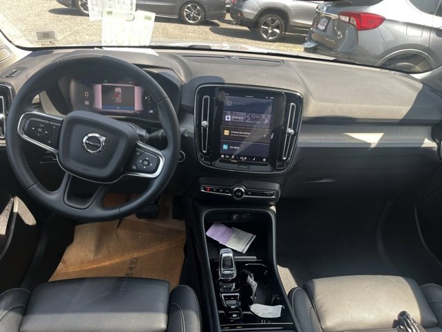 Certified 2023 Volvo XC40 B5 Plus w/ Protection Package Premier image 14