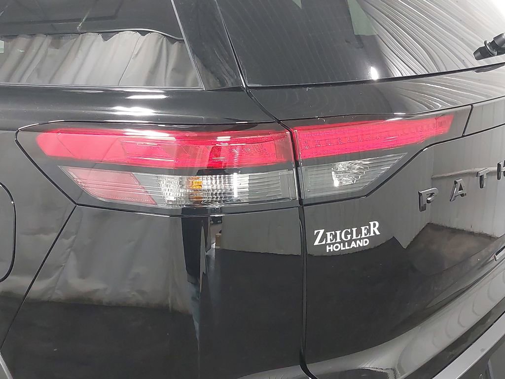 New 2026 Nissan Pathfinder SV image 37