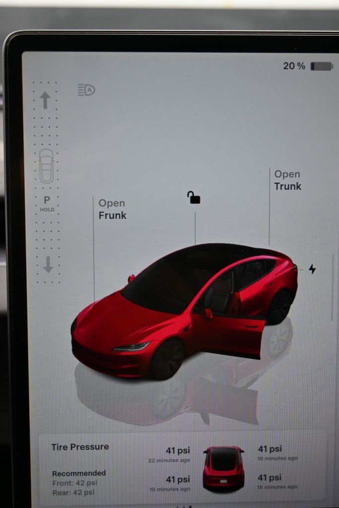 Used 2024 Tesla Model 3 Standard Range image 20