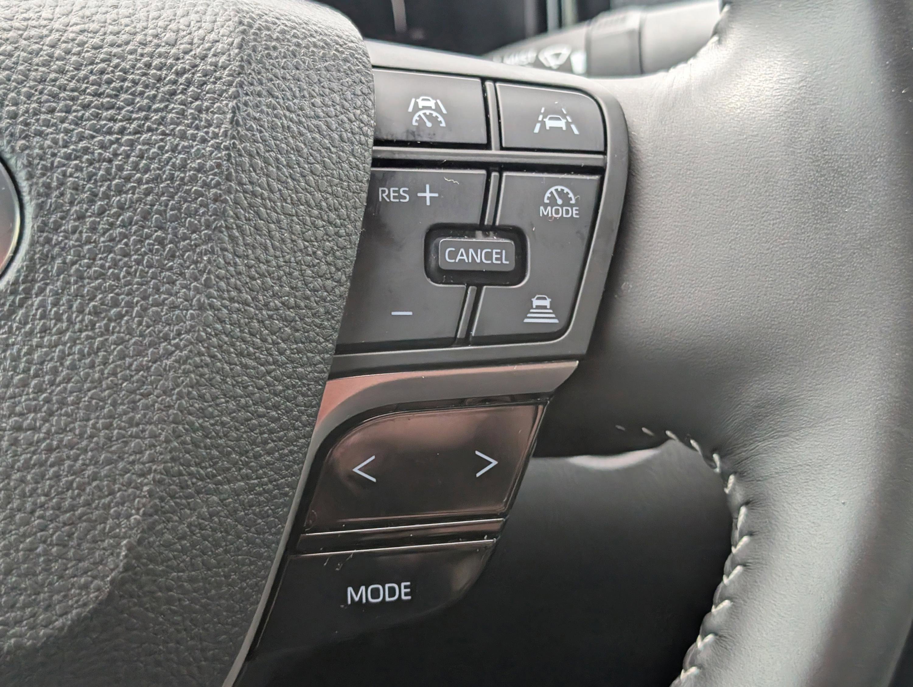 Used 2025 Toyota Camry SE image 22