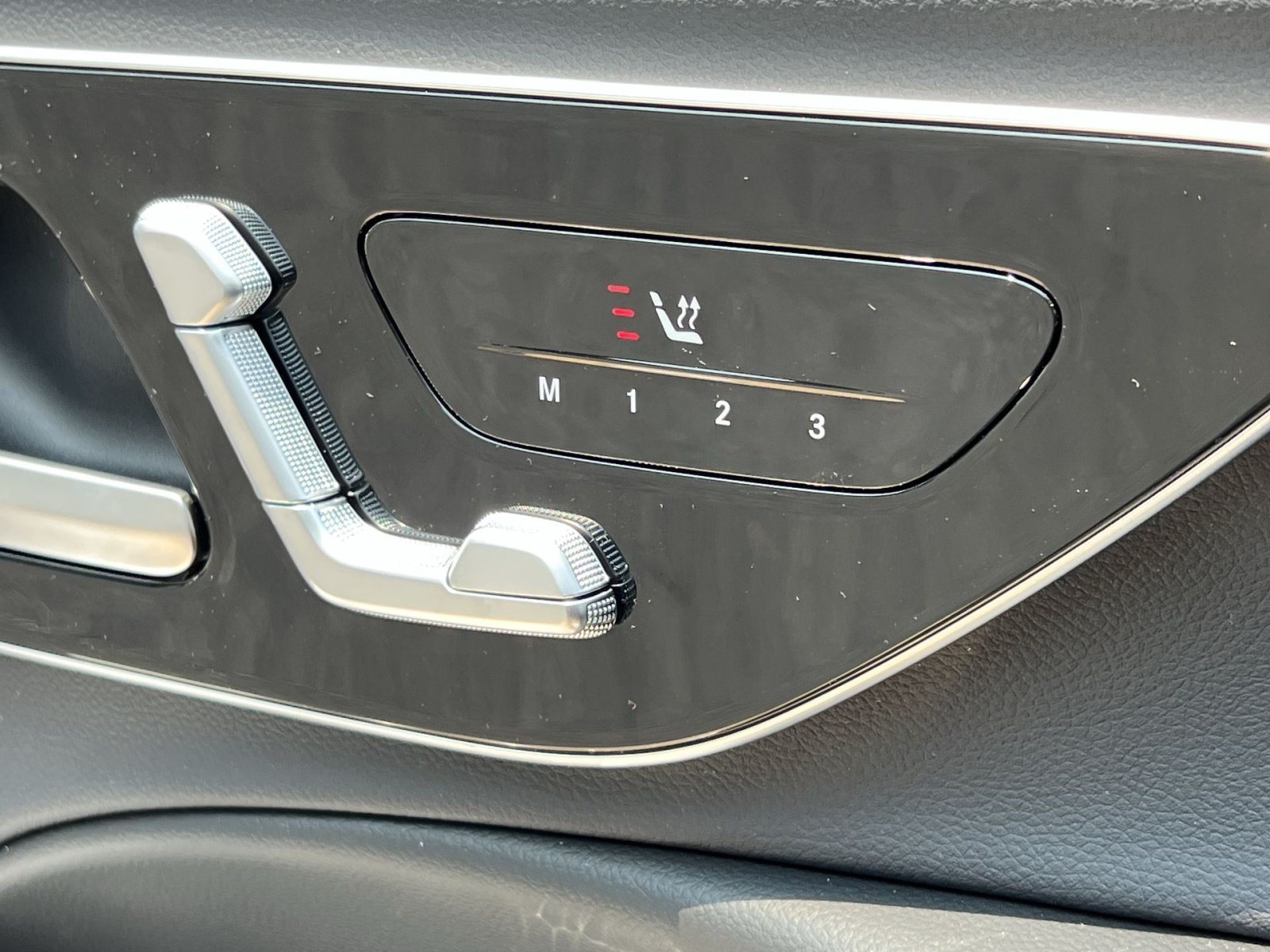 New 2026 Mercedes-Benz E 450 4MATIC Sedan image 41