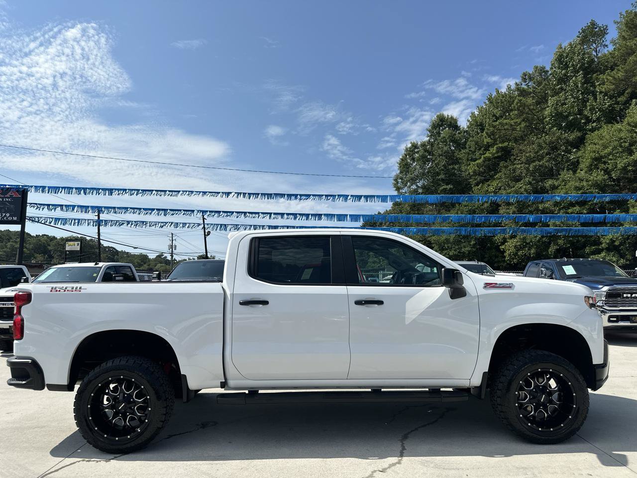 Used 2022 Chevrolet Silverado 1500 LT Trail Boss w/ Convenience Package II AWD/4WD image 8