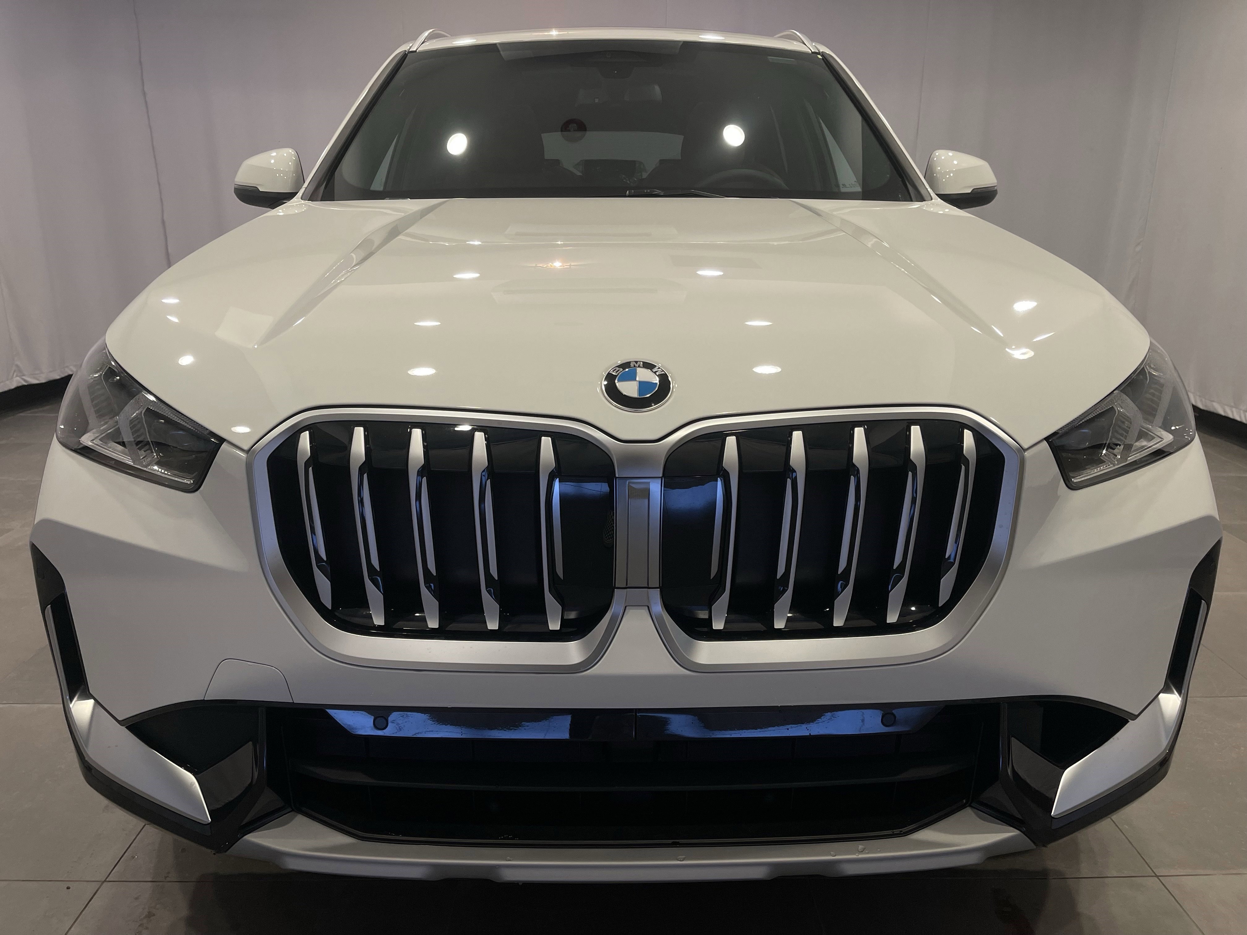 New 2026 BMW X1 xDrive28i w/ Convenience Package AWD/4WD image 2