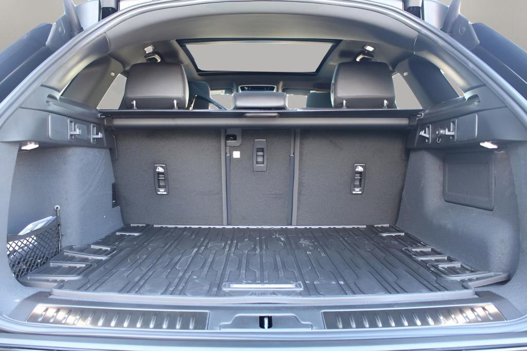 Used 2025 Land Rover Range Rover Velar Dynamic SE AWD/4WD image 17