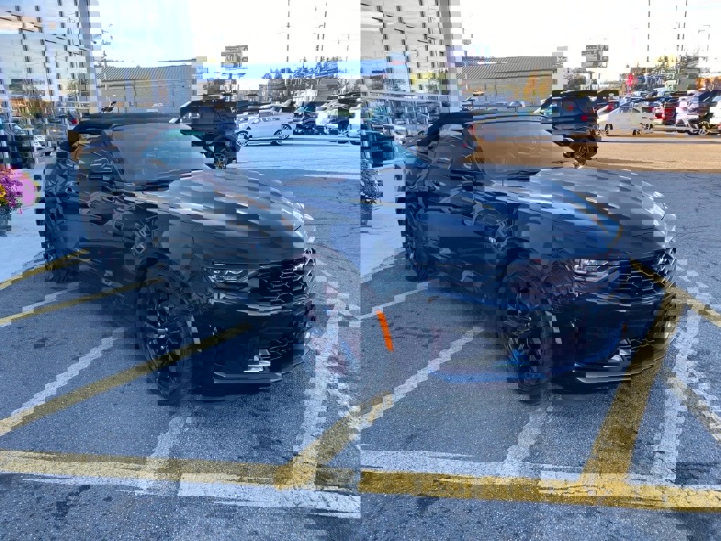 Used 2019 Chevrolet Camaro LT image 7