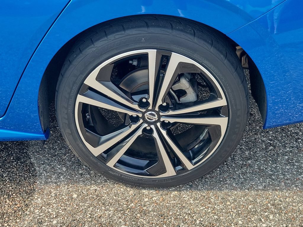 Certified 2020 Nissan Sentra SR w/ Trunk Package FWD image 5