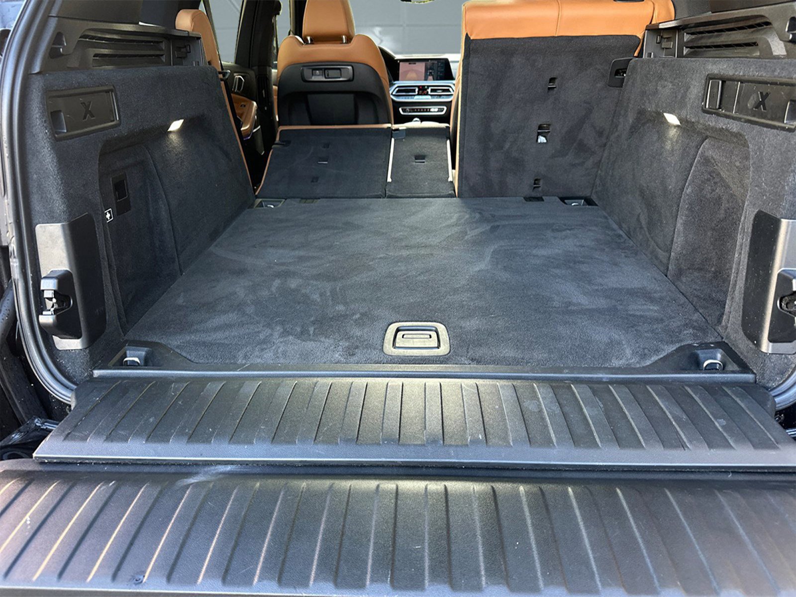 Used 2022 BMW X5 xDrive40i w/ M Sport Package image 25