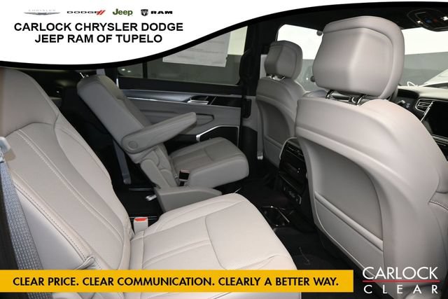 New 2026 Jeep Grand Wagoneer L 4WD w/ Premium Group I image 38
