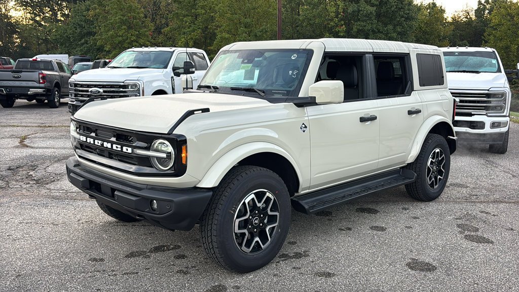 New 2026 Ford Bronco Outer Banks AWD/4WD image 2