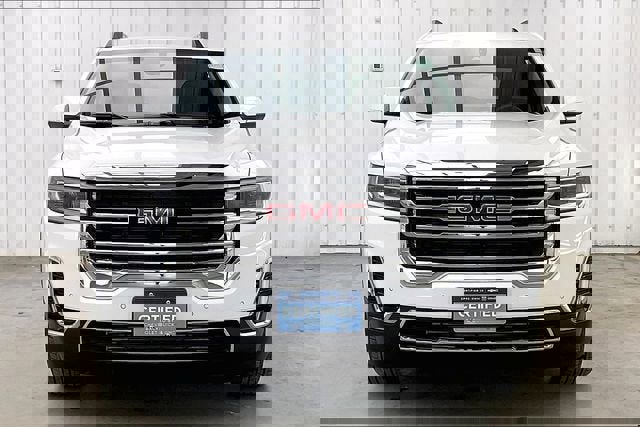 Used 2023 GMC Acadia SLE w/ Driver Convenience Package image 3