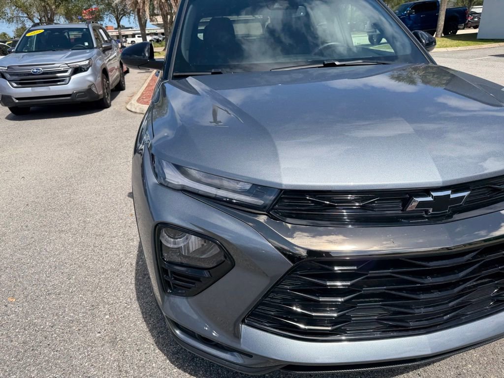 Used 2021 Chevrolet TrailBlazer RS w/ Technology Package FWD image 14