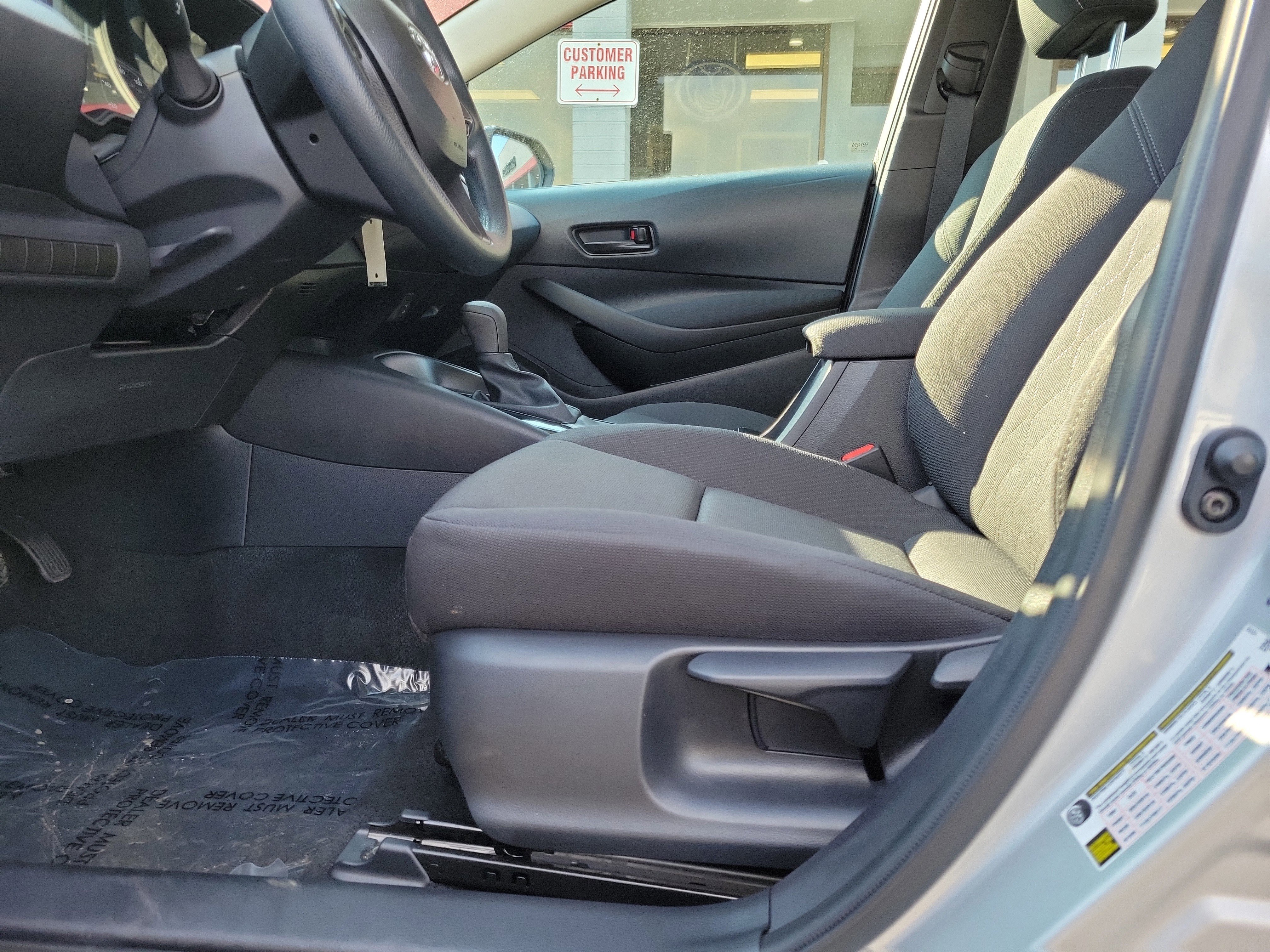 Used 2025 Toyota Corolla LE image 16