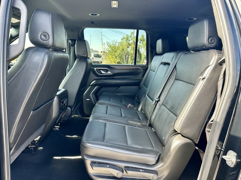 Used 2021 Chevrolet Suburban LT image 12