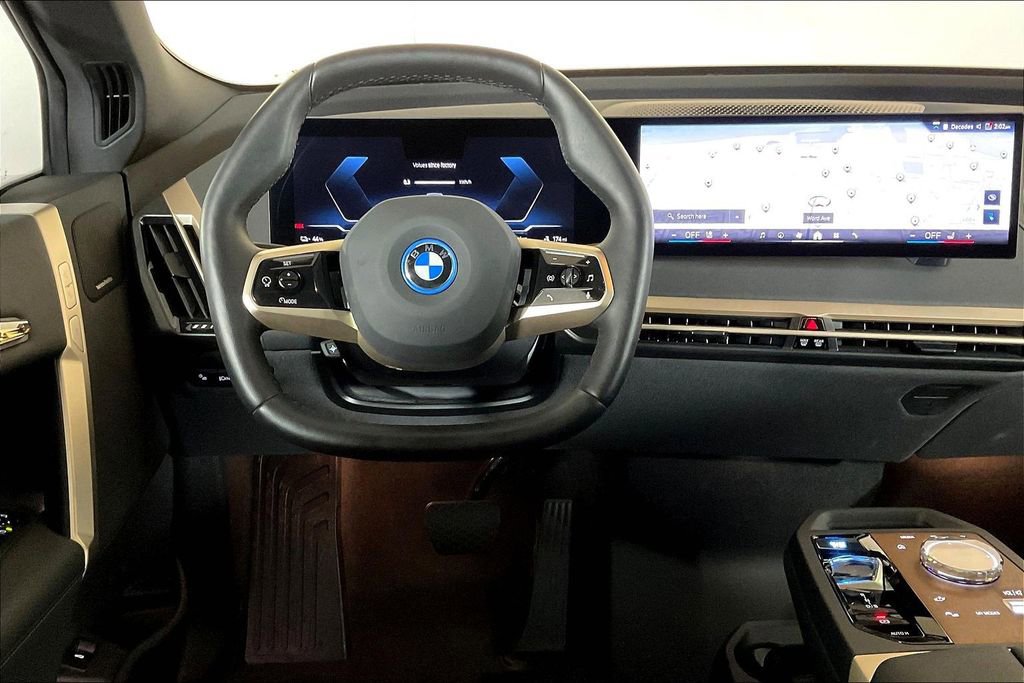 Used 2025 BMW iX xDrive50 w/ Sport Package image 4