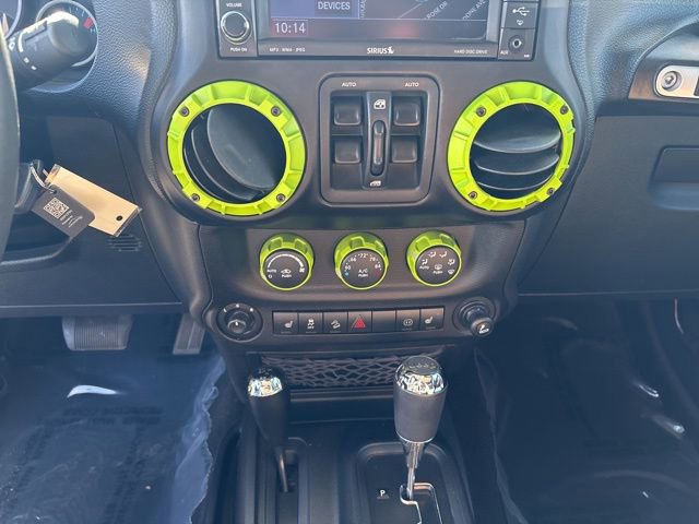 Used 2012 Jeep Wrangler Unlimited Rubicon image 24