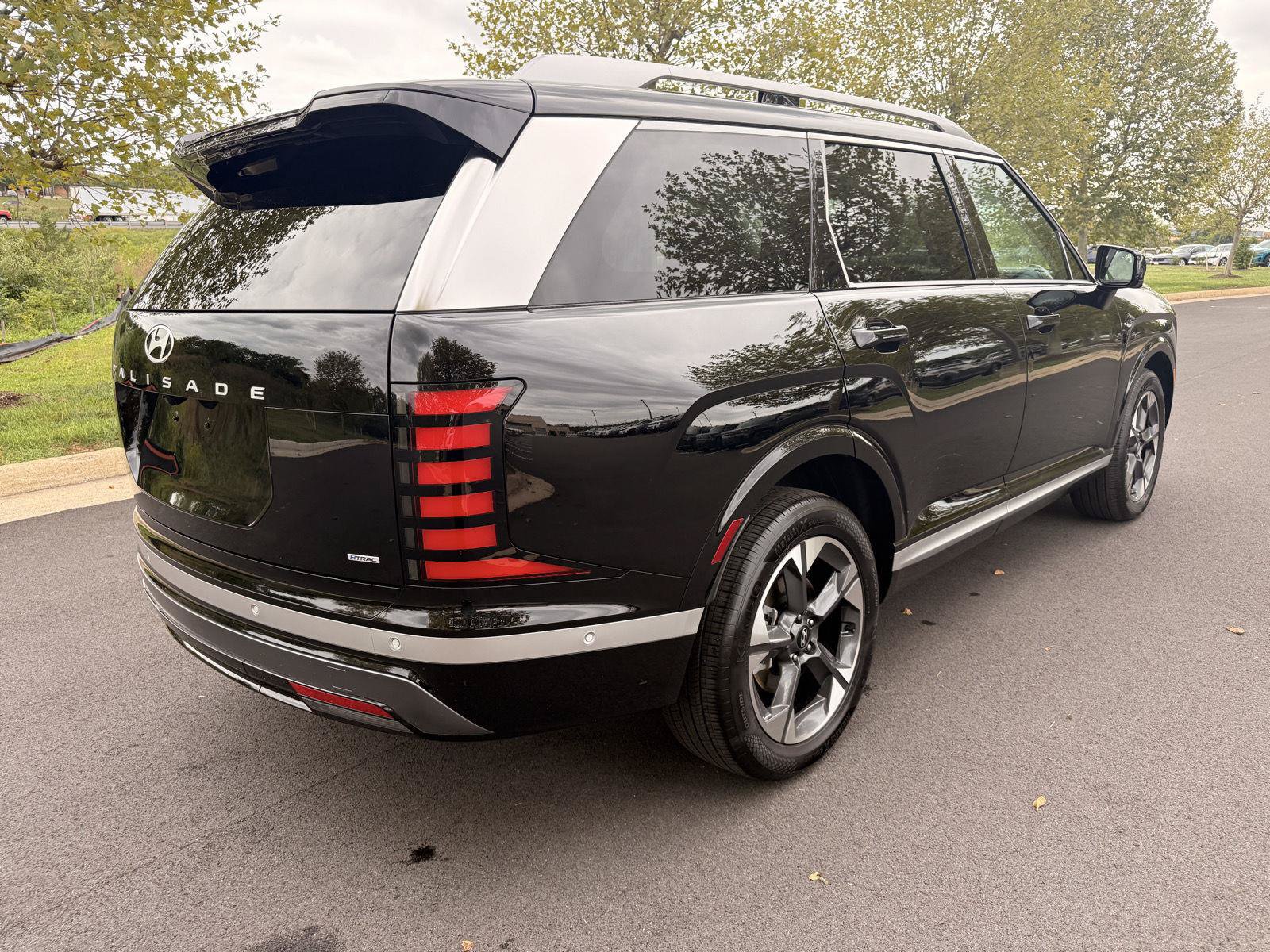 Certified 2026 Hyundai Palisade Limited AWD/4WD image 5
