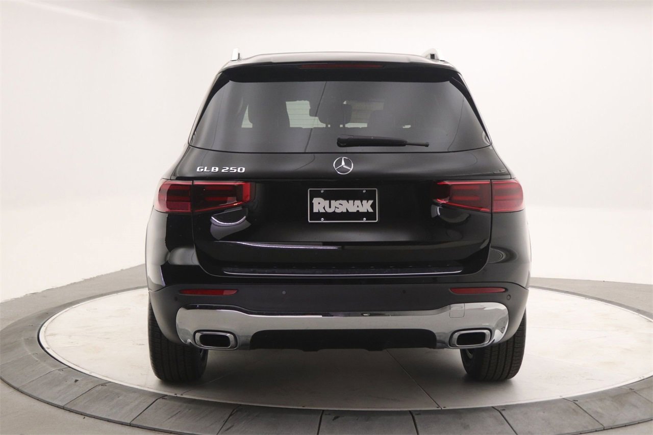 New 2026 Mercedes-Benz GLB 250 image 3