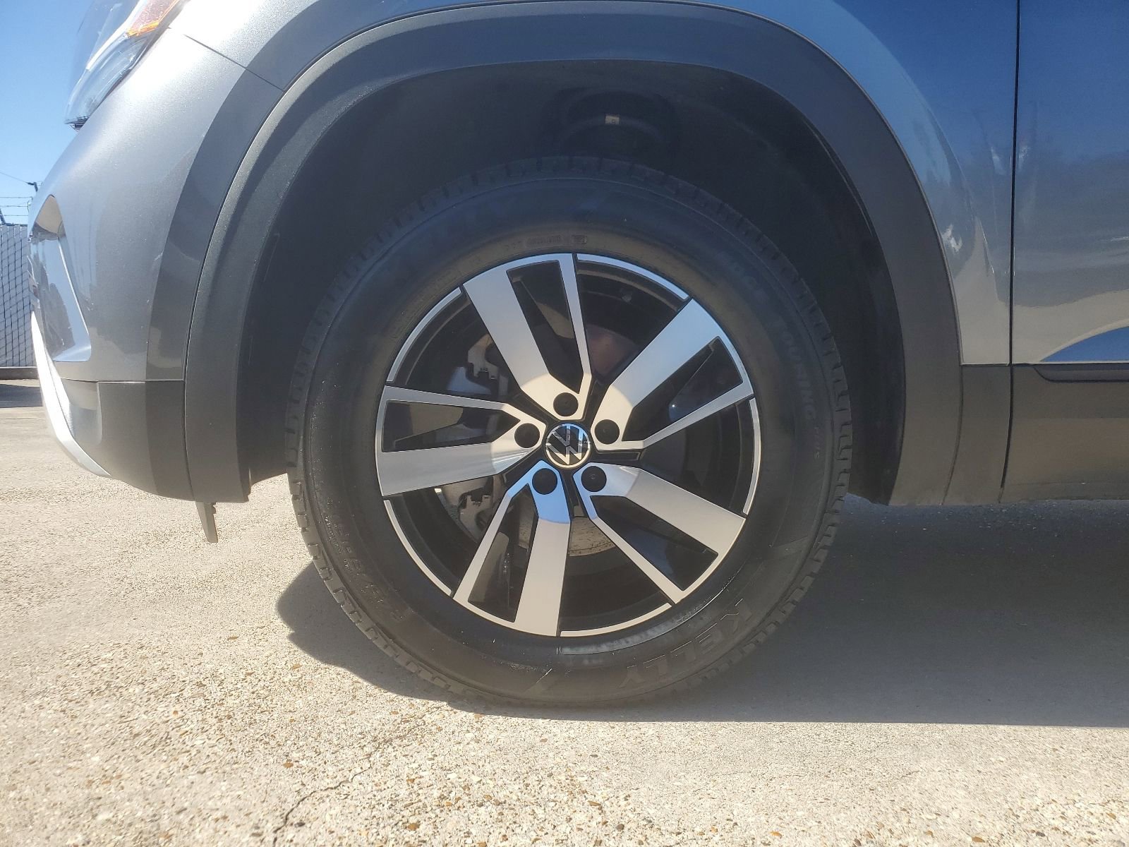 Used 2023 Volkswagen Atlas SE image 7