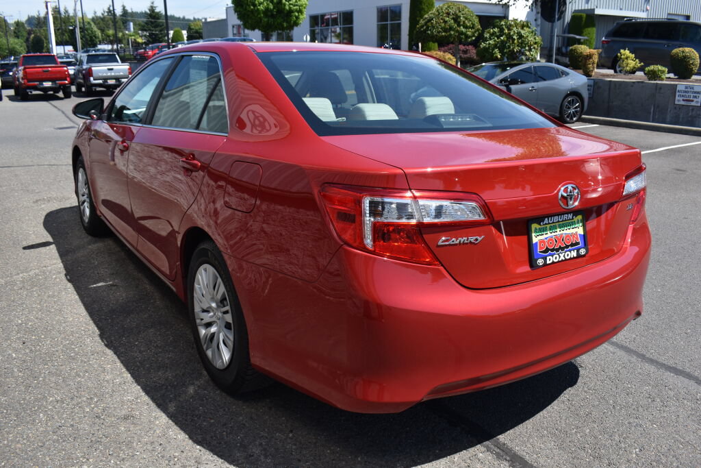 Used 2012 Toyota Camry LE FWD image 7