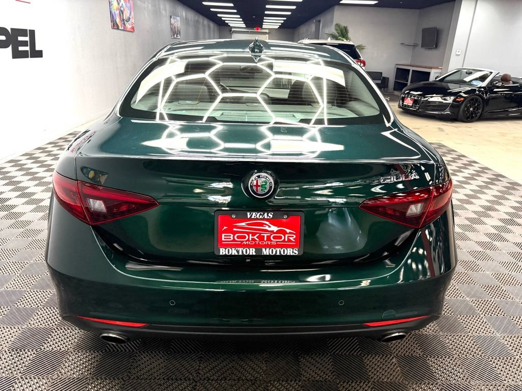 Used 2020 Alfa Romeo Giulia RWD image 13