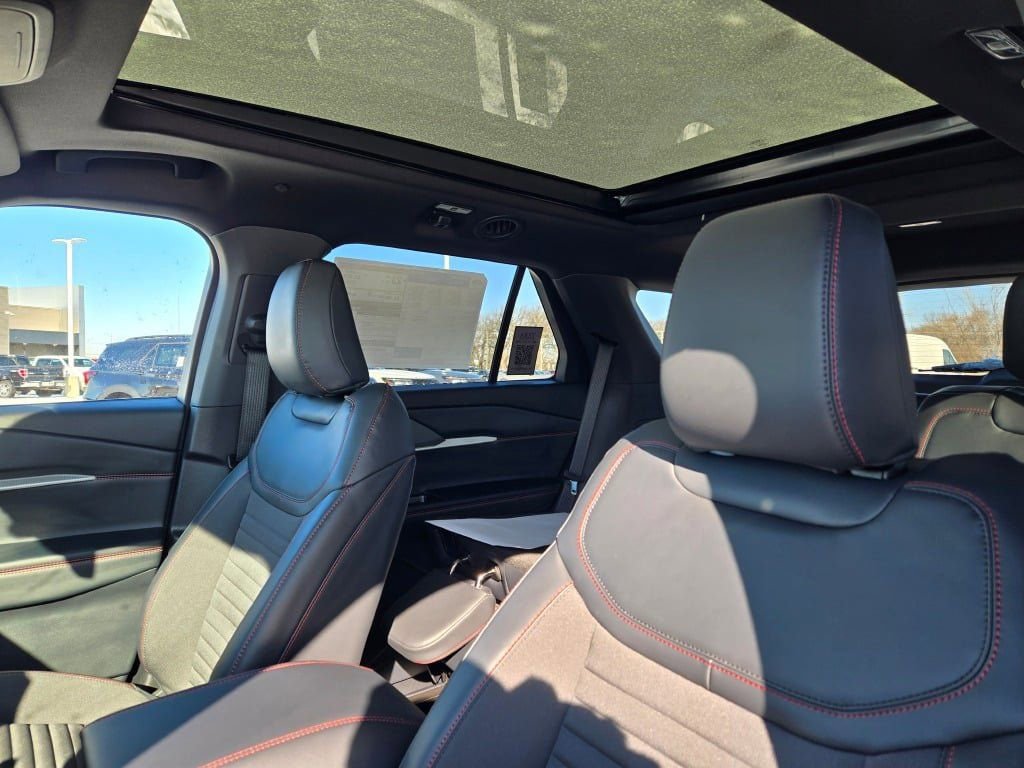 New 2026 Ford Explorer ST-Line w/ ST-Line Street Pack image 24