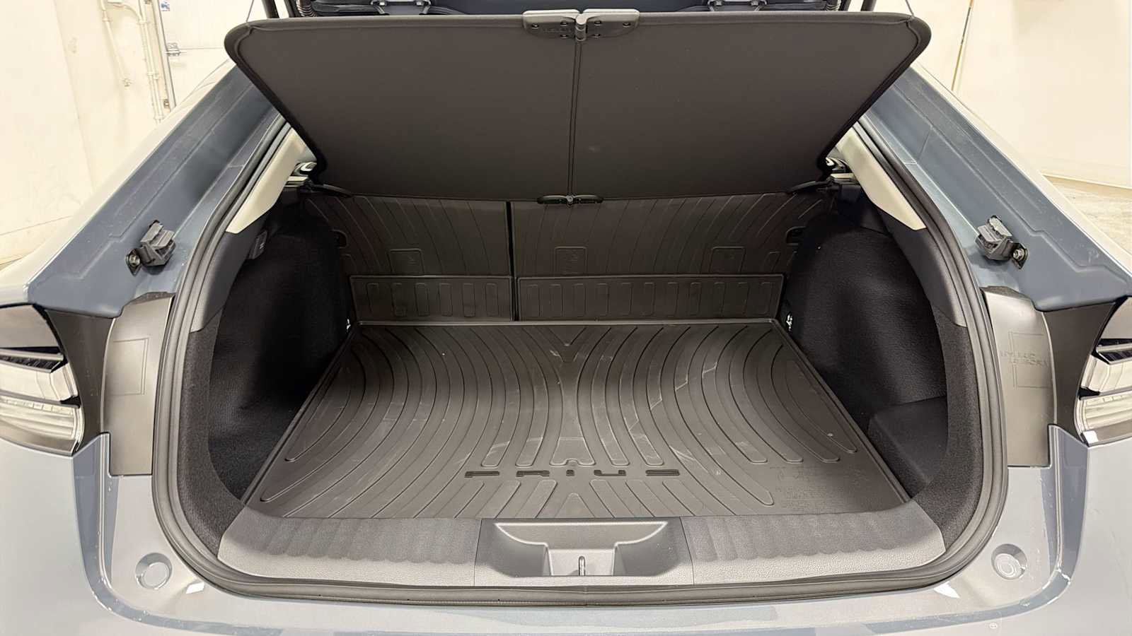New 2026 Toyota Prius Plug-In Hybrid FWD image 28