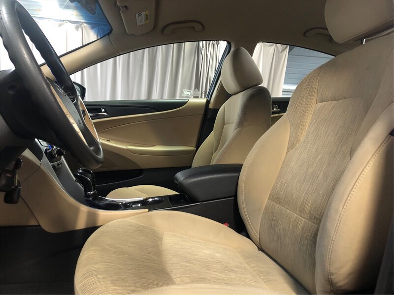 Used 2011 Hyundai Sonata GLS w/ Popular Equipment Pkg 2 FWD image 9