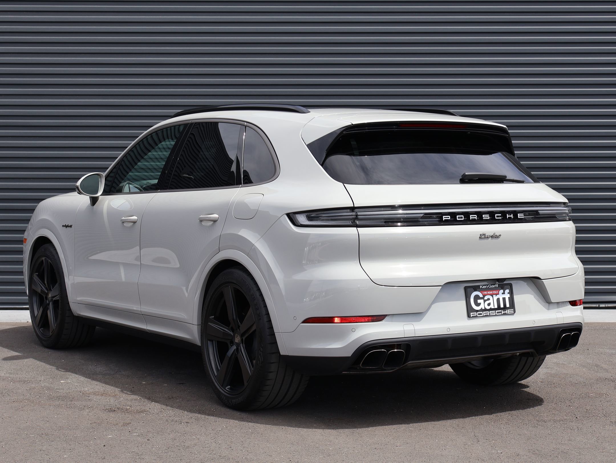 Used 2025 Porsche Cayenne Turbo image 3