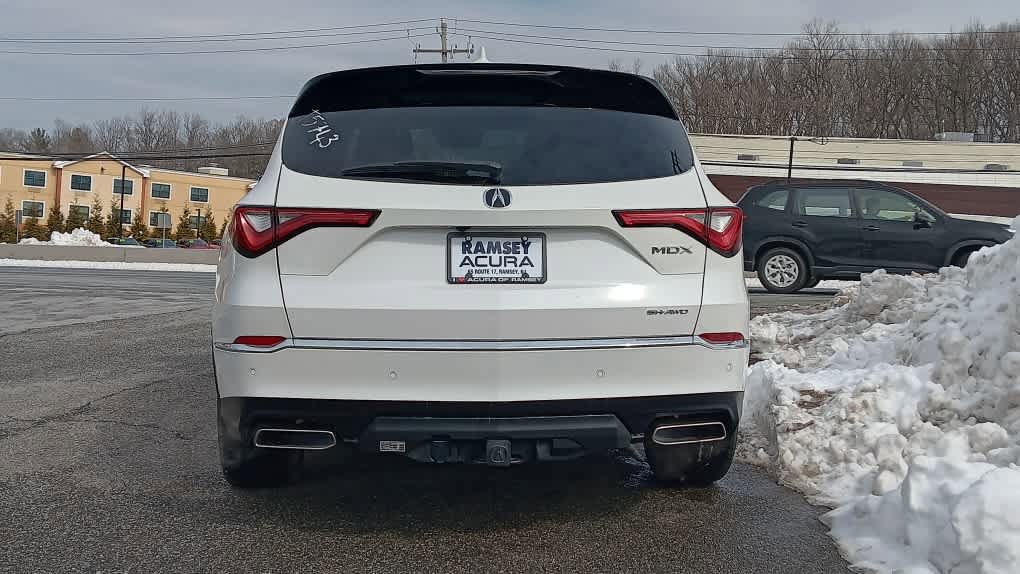 Certified 2023 Acura MDX SH-AWD w/ Technology Package image 4