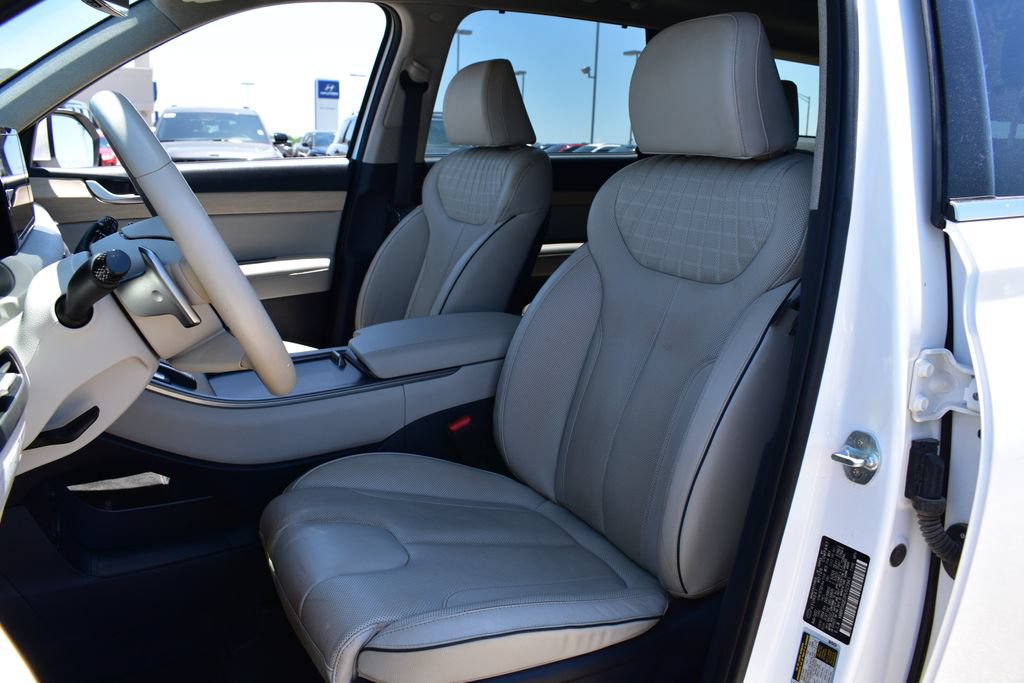 Used 2023 Hyundai Palisade Limited FWD image 17