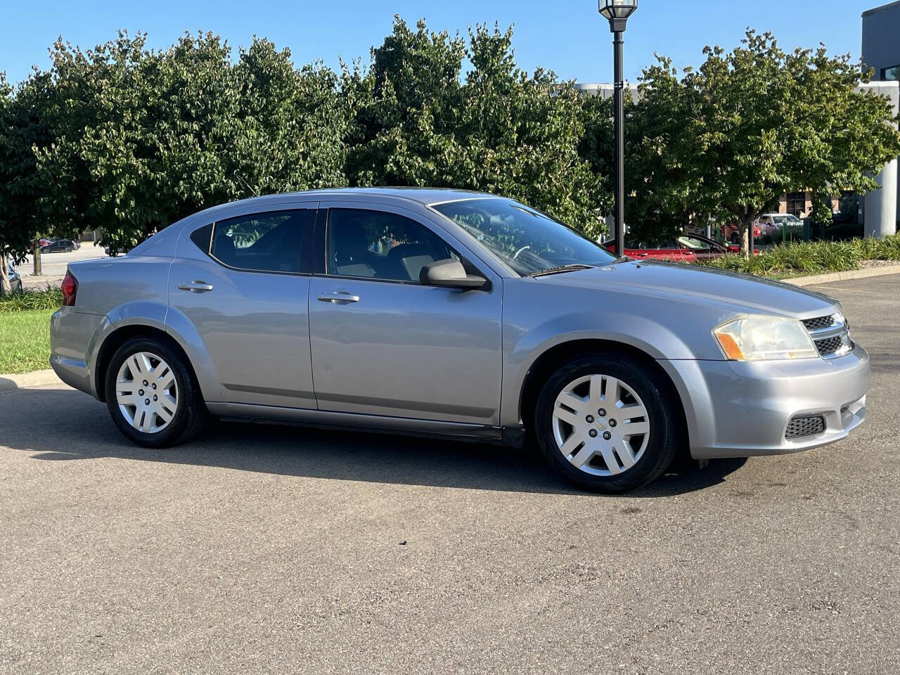Used 2013 Dodge Avenger SE image 5