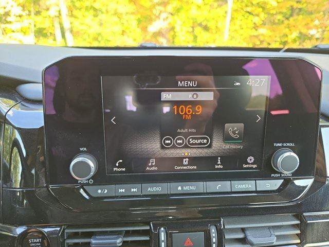 Used 2025 Nissan Pathfinder SV image 19