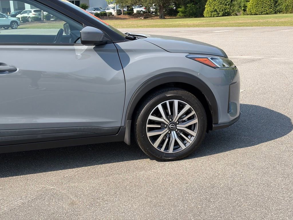 Used 2023 Nissan Kicks SV FWD image 9