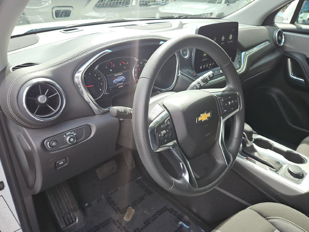 Used 2025 Chevrolet Blazer LT FWD image 15
