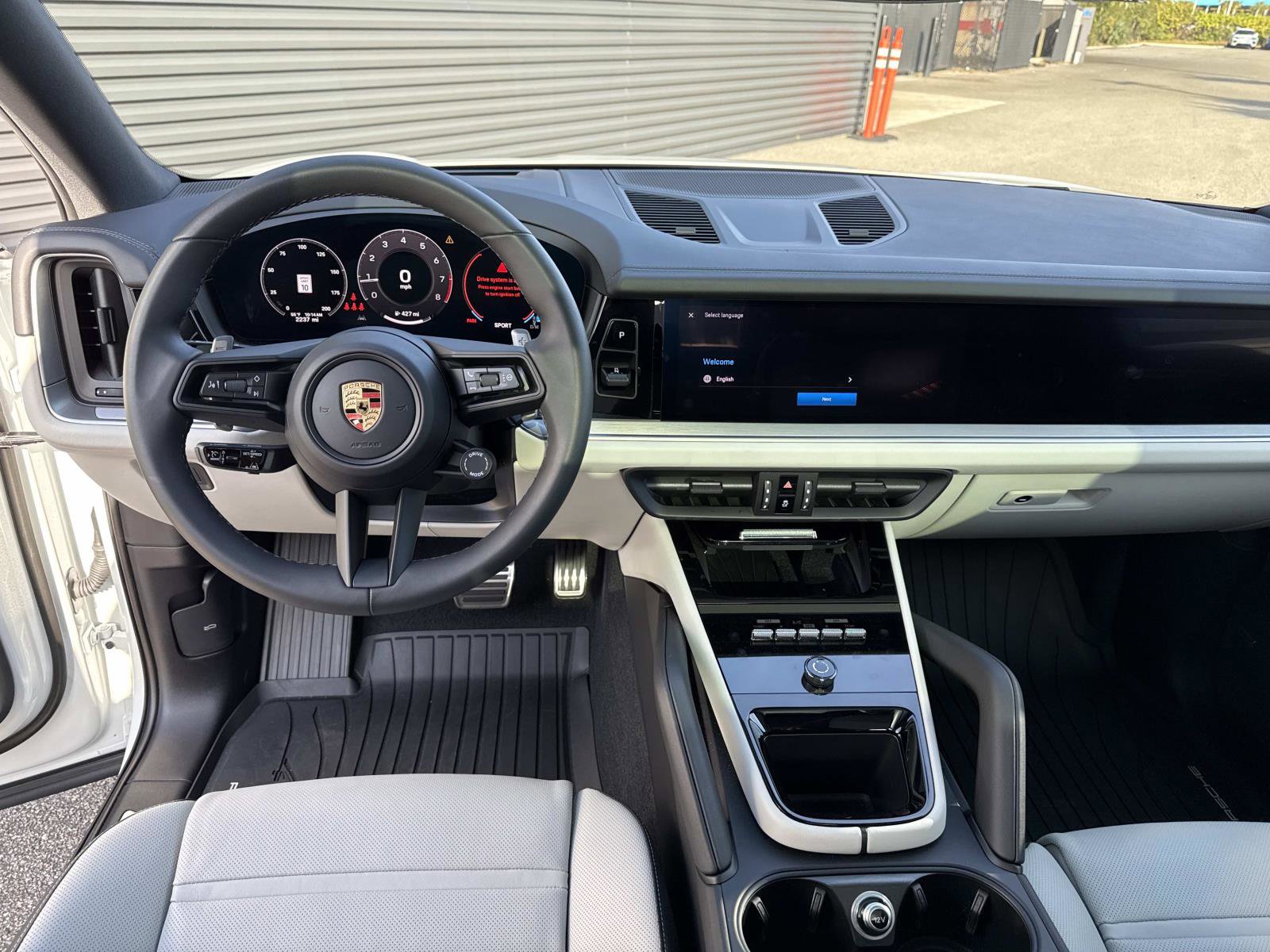 Used 2024 Porsche Cayenne S image 19