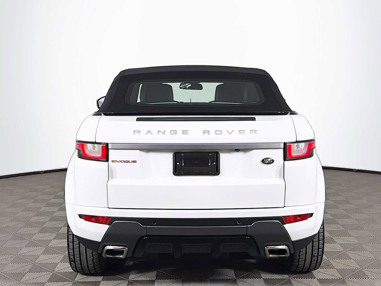 Used 2017 Land Rover Range Rover Evoque SE Dynamic image 6