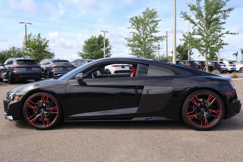 Used 2021 Audi R8 V10 RWD image 2