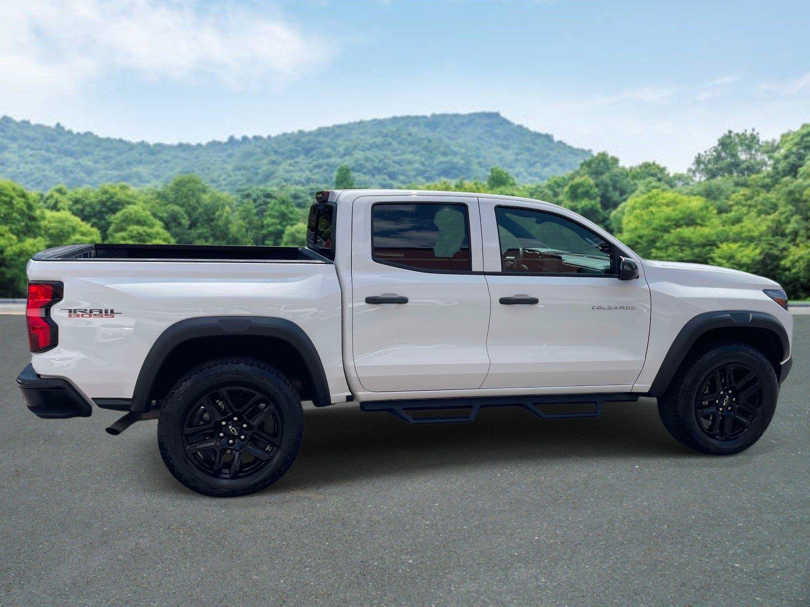 Used 2025 Chevrolet Colorado Trail Boss AWD/4WD image 20