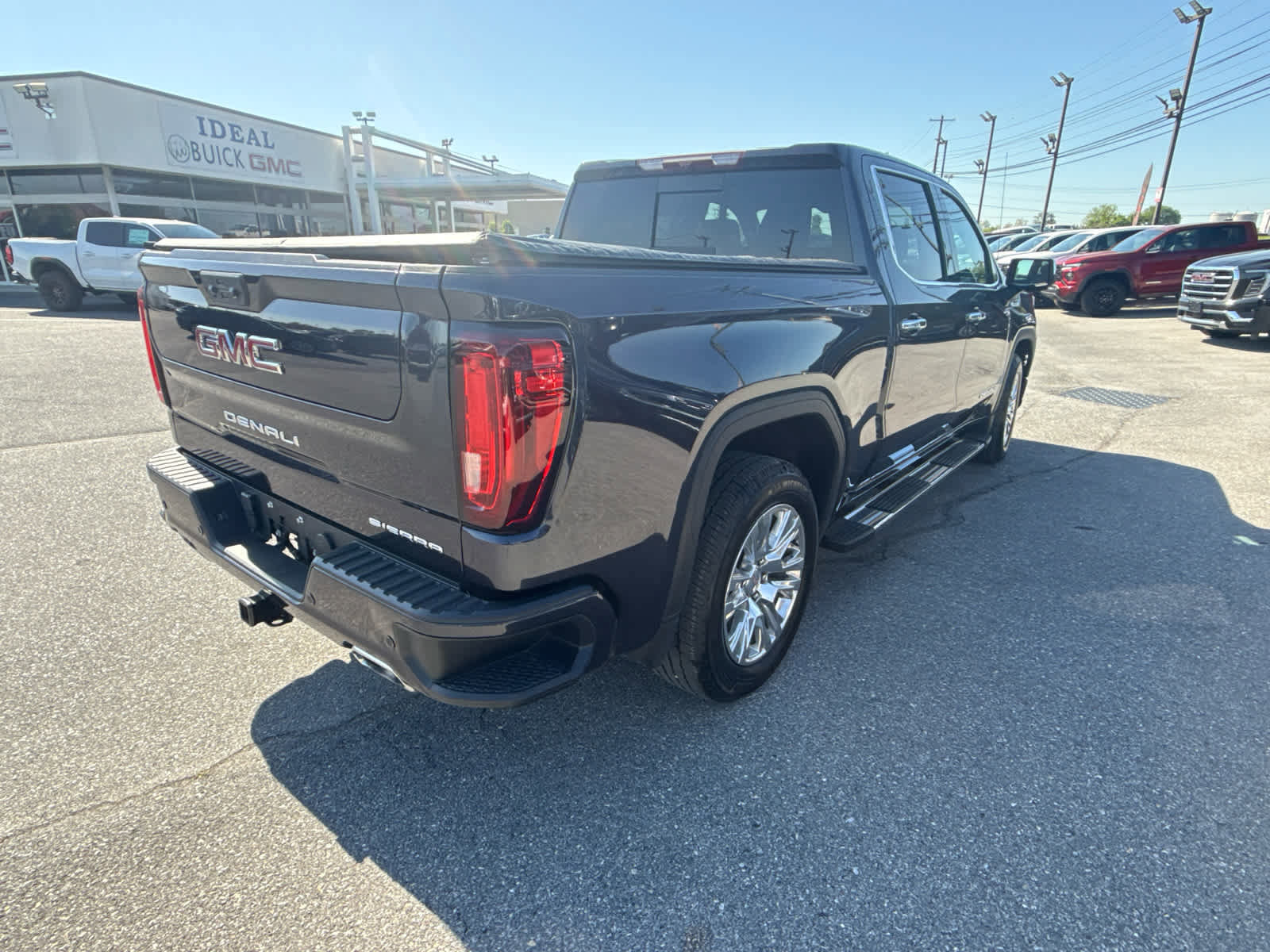Used 2022 GMC Sierra 1500 Denali AWD/4WD image 9
