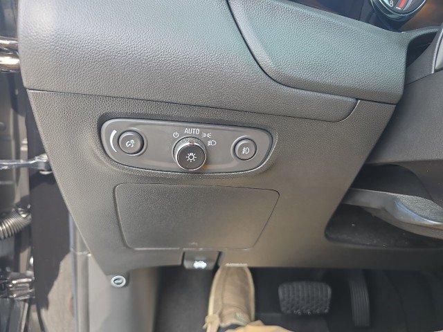 Used 2023 Buick Encore GX Select w/ Safety Package II AWD/4WD image 19