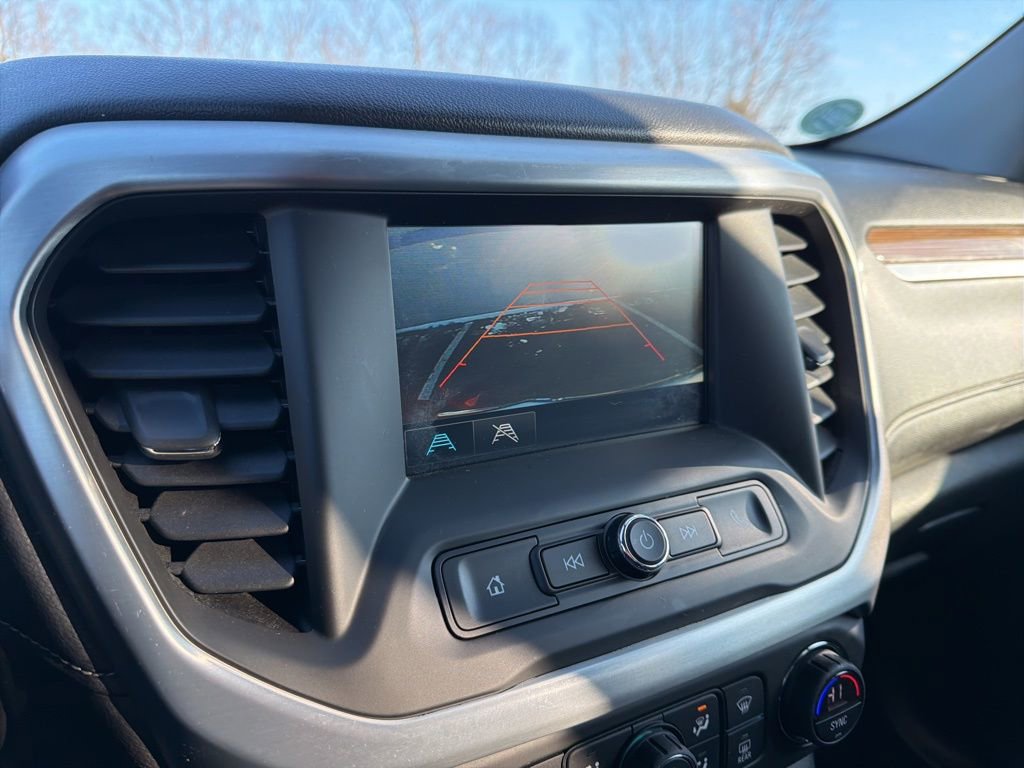 Used 2018 GMC Acadia SLE image 30