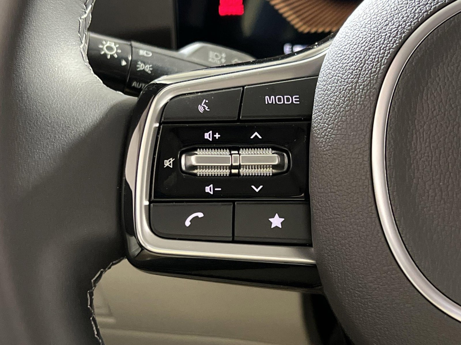 New 2025 Kia Sorento S image 30