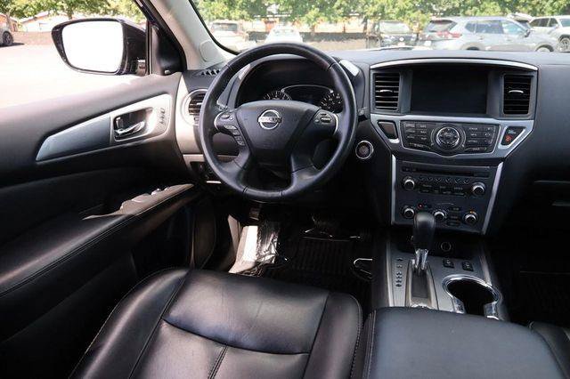 Used 2017 Nissan Pathfinder SL w/ SL Premium Package AWD/4WD image 28